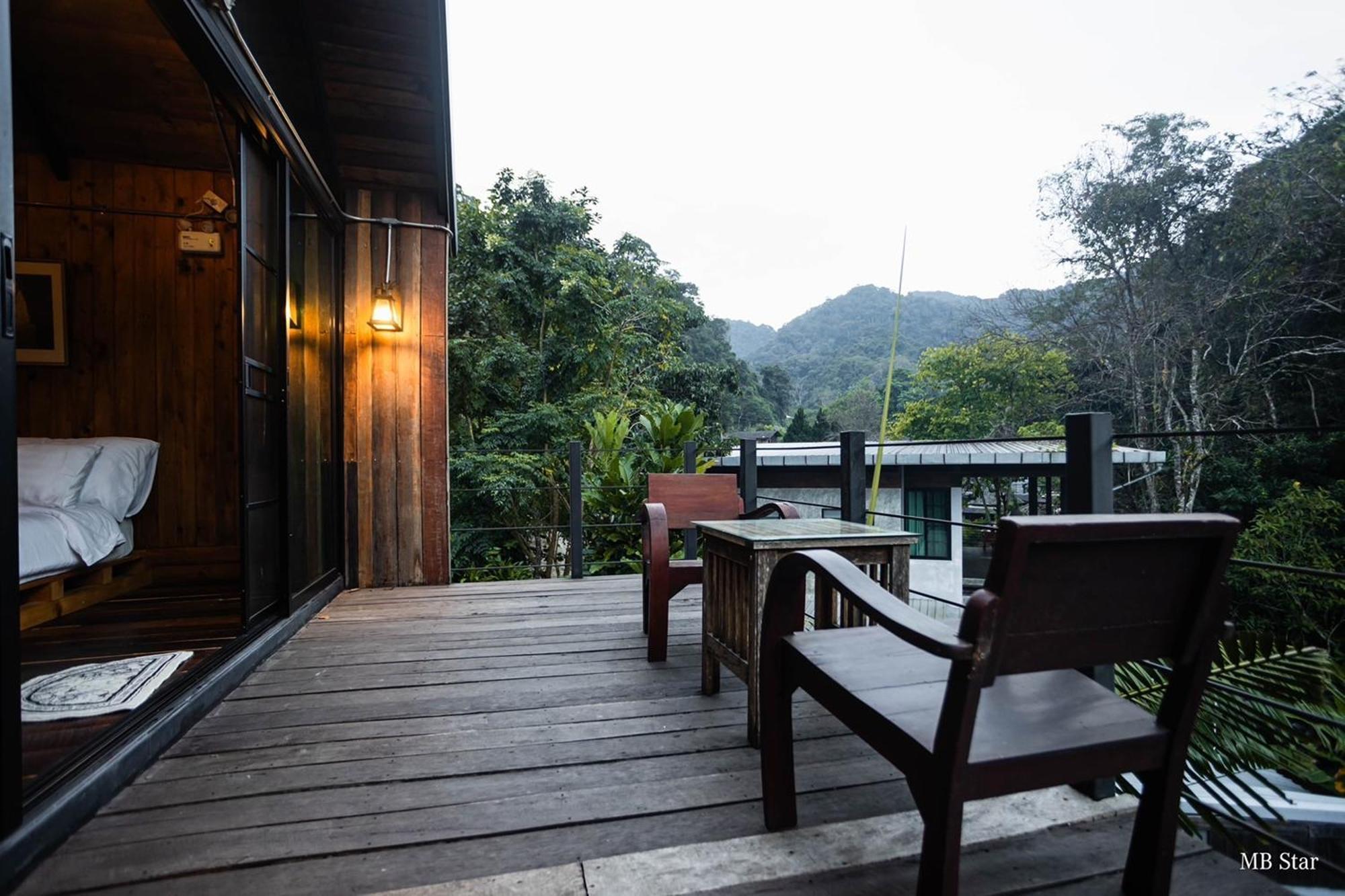 Voraman Hut Hotel Ban Pang Bo Hu Bon Exterior photo