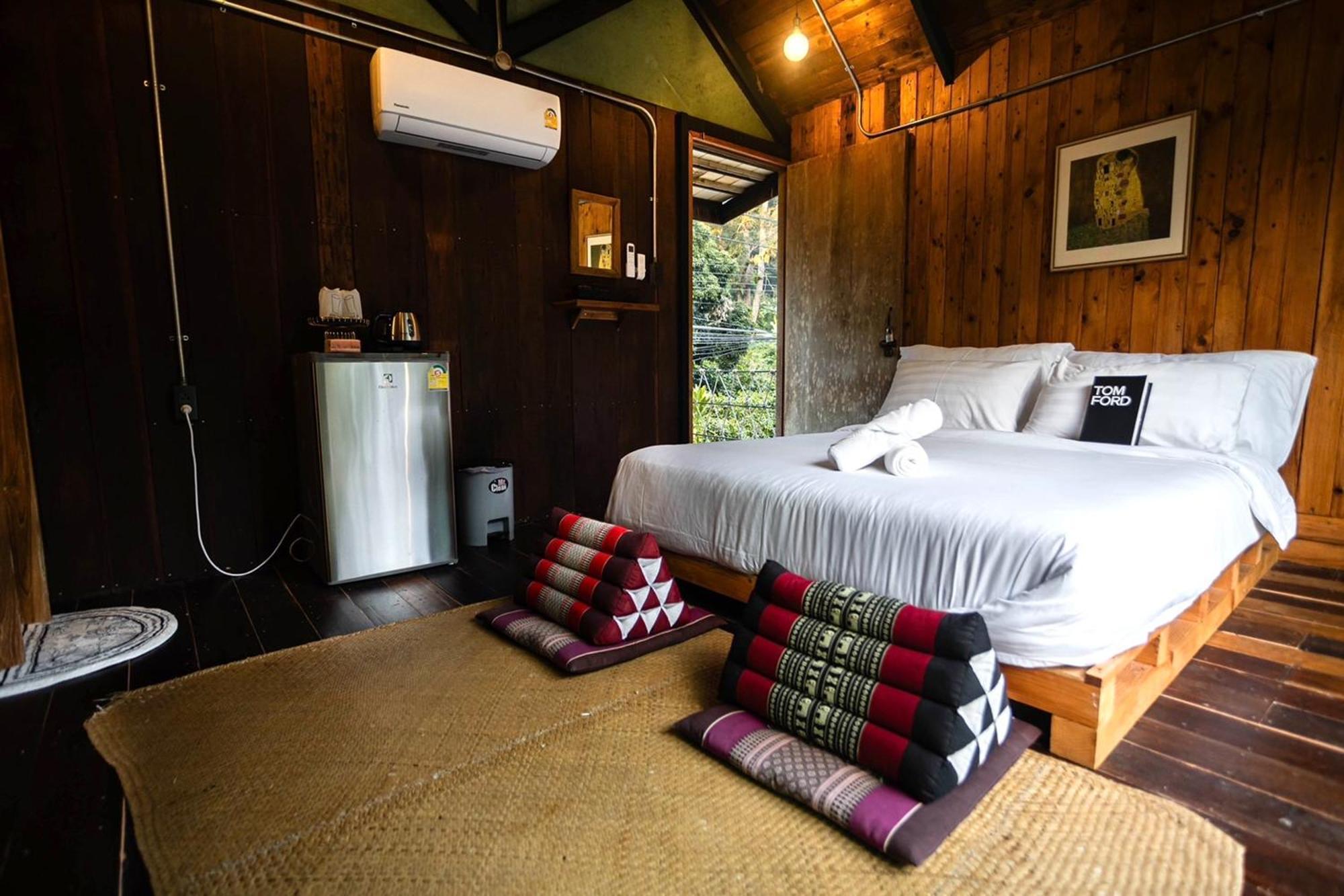 Voraman Hut Hotel Ban Pang Bo Hu Bon Exterior photo