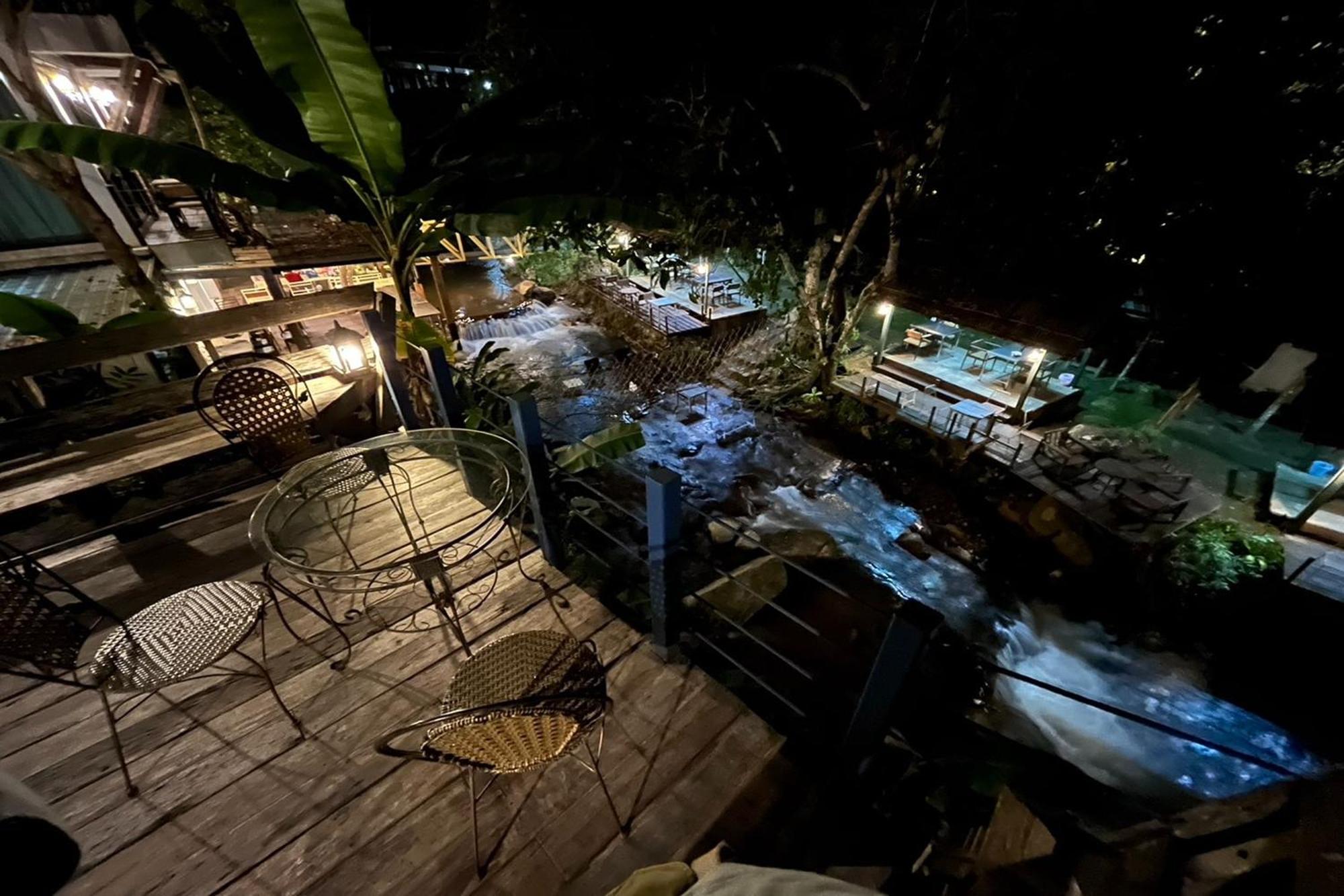 Voraman Hut Hotel Ban Pang Bo Hu Bon Exterior photo